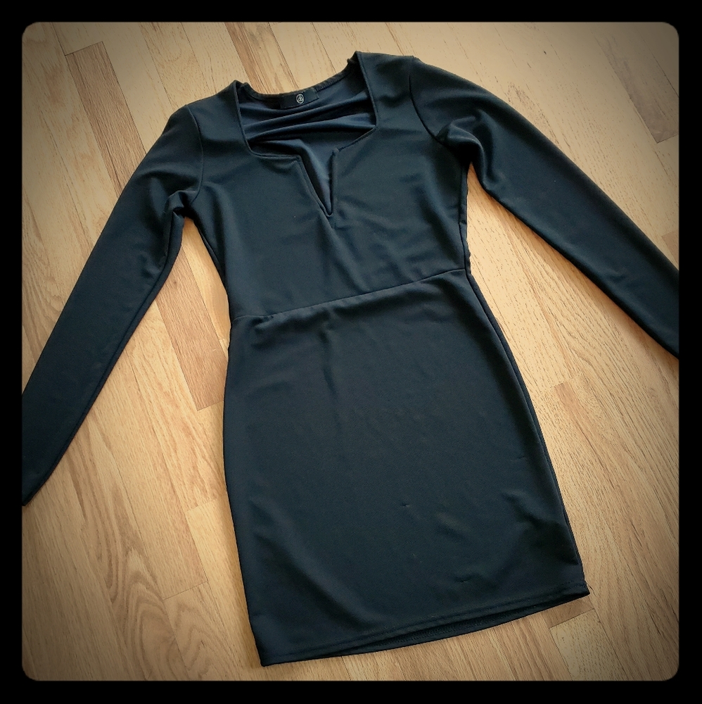 Above-the-knee dress